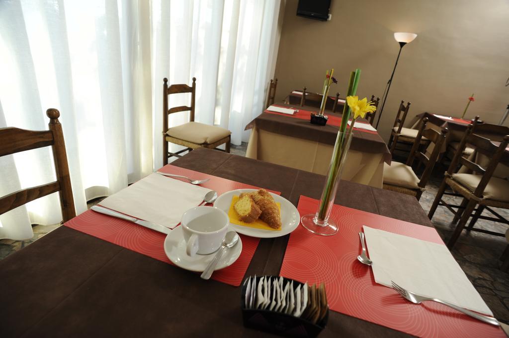 Hotel Europa Реджело Екстериор снимка