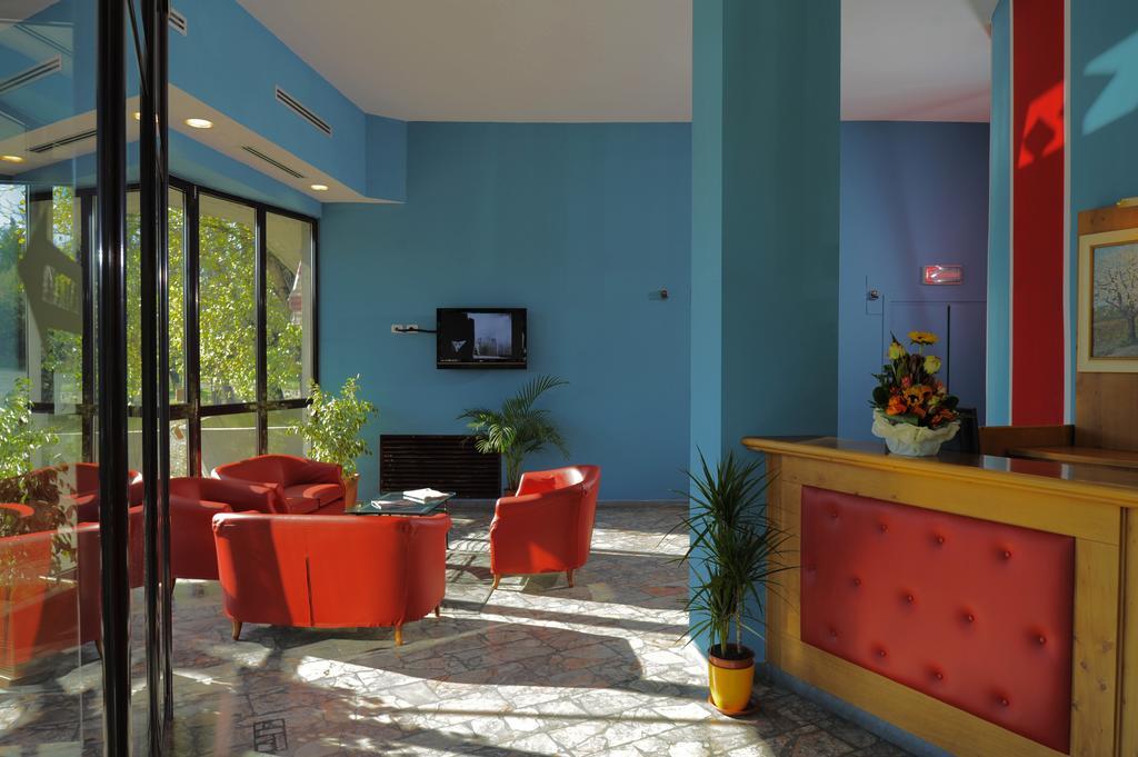 Hotel Europa Реджело Екстериор снимка