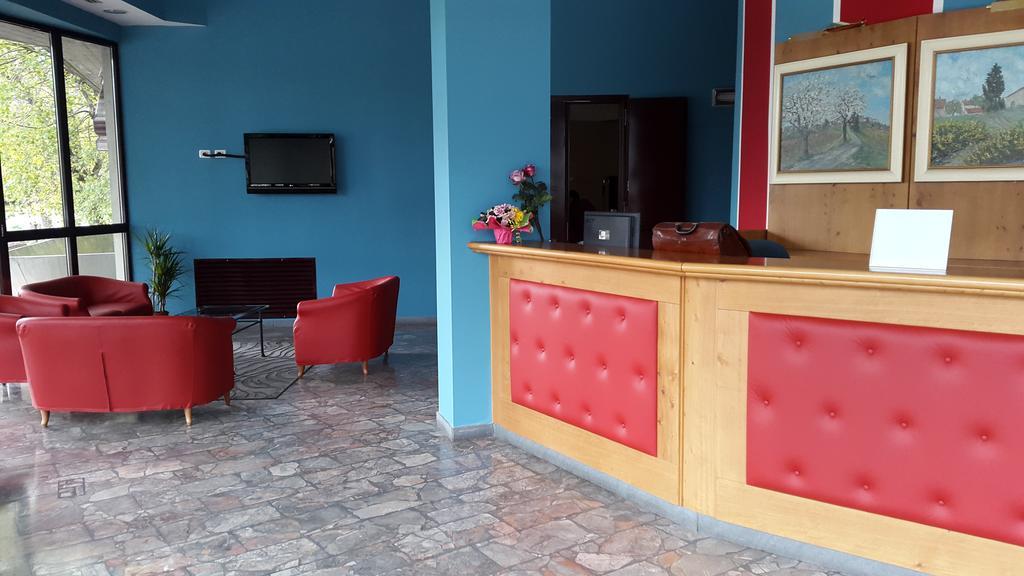 Hotel Europa Реджело Екстериор снимка