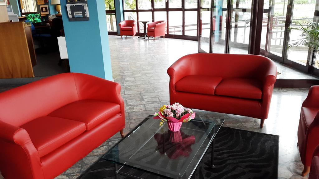 Hotel Europa Реджело Екстериор снимка